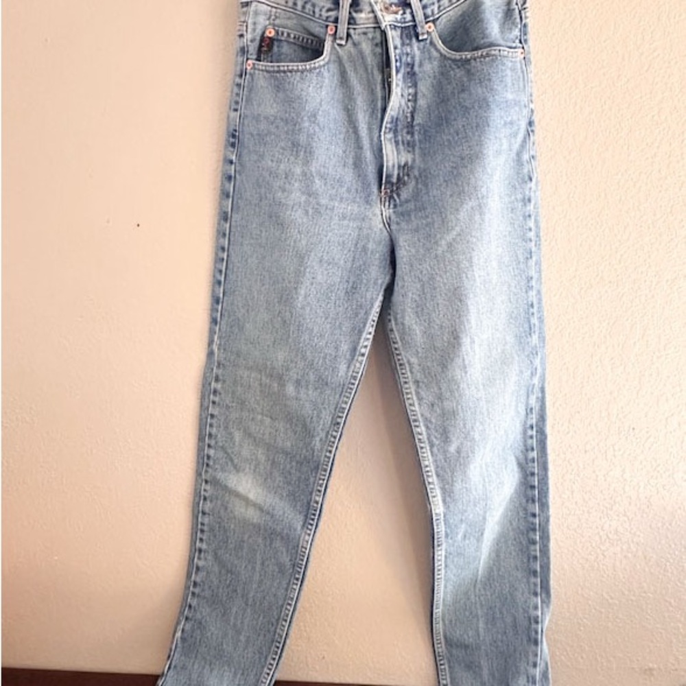 Vintage 90’s Y2K Guess Faded wash  Blue Classic Baggy fit jeans 29